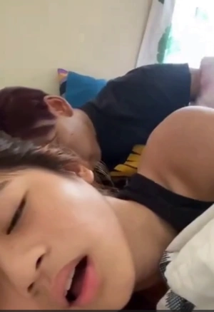 Baru Bangun Adek Langsung Minta Jatah